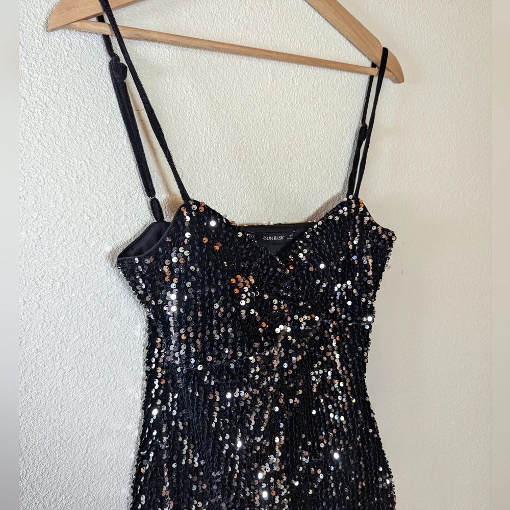 Zara Basic Black and Silver Sequin Embellished‎ Mini Dress Size Small - Picture 5 of 7